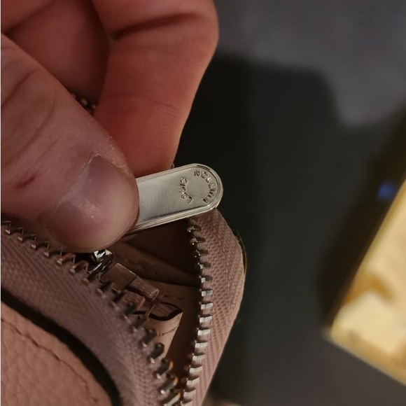 Louis Vuitton Zippy Wallet - Picture 3 of 8